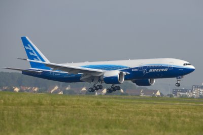 777-200LR large