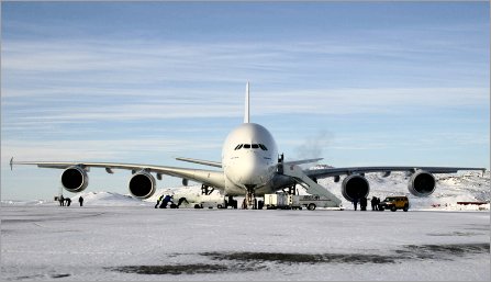 A380  Iqaluit W445