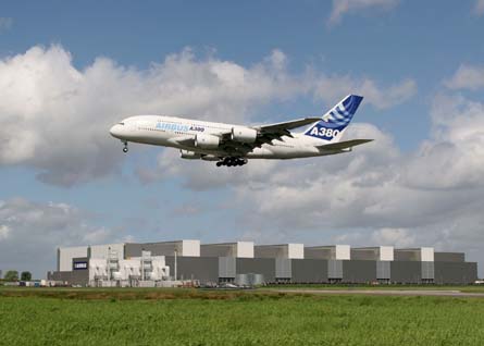 A380 at Heathrow 01 W445