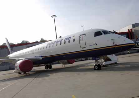Embraer 190 W445