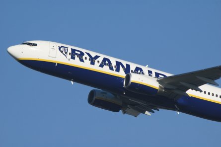 Ryanair W445