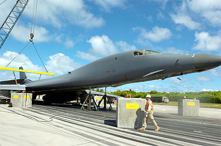 Diego Garcia B-1 lift 04