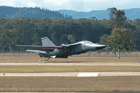 F-111 Oz 01 W445
