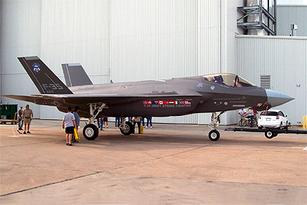 F-35 roll-out W445