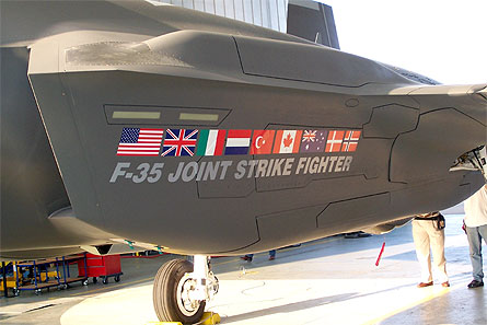 F-35 roll-out w445