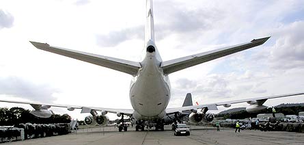 Boeing Bond 747-XXX 01