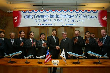 KAL Boeing signing ceremony