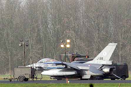 Dutch F-16 belly landing W445