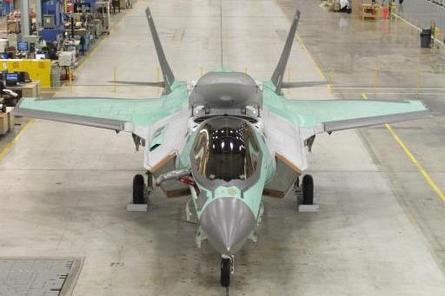Pictures Lockheed Martin Rolls Out Vertical Lift F 35b Jsf News Flight Global