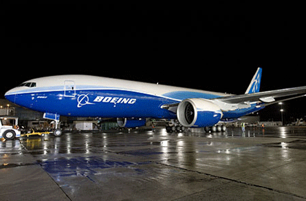 Boeing-777f---first-to-leave hangar