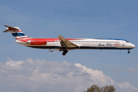 One-Two-Go MD-80