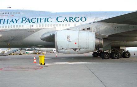 Cathay 747 damage large