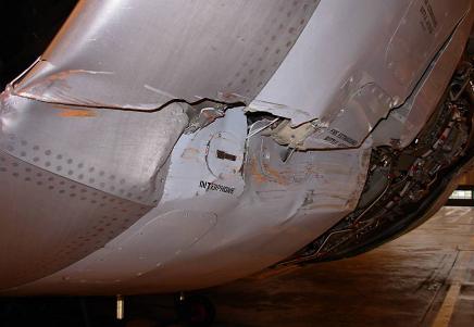 Cathay 747 engine damage close-up
