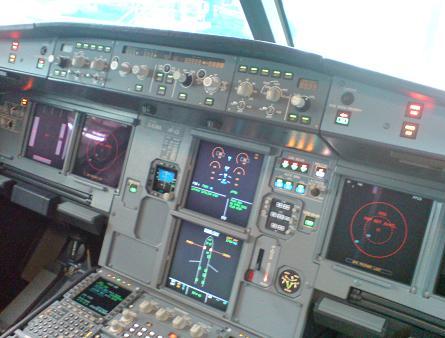 BA A318 cockpit