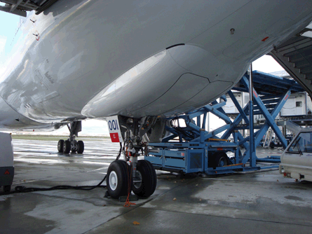 A330-200F revised nosegear arrangement 