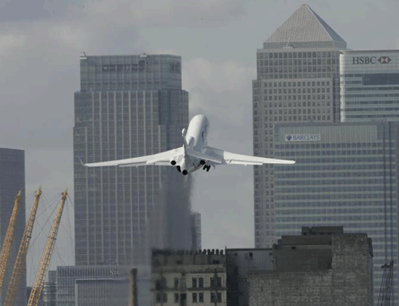 Dassault Falcon 7X takes off from London City Airp