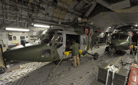 Lynx AH9A in C-17 - Crown Copyright