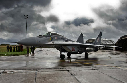 MiG-29 taxy Siauliai - Polish air force