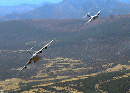 C-17 manovures