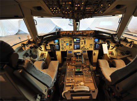 KC-767A cockpit - Italian air force