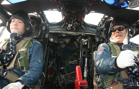 H-6 bomber crew - KeystoneUSA-ZUMA Rex Features