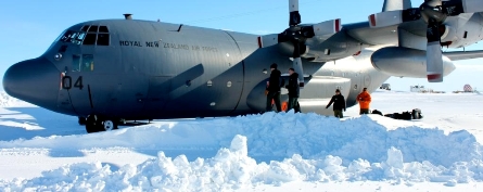 RNZAF c-130 antarctica