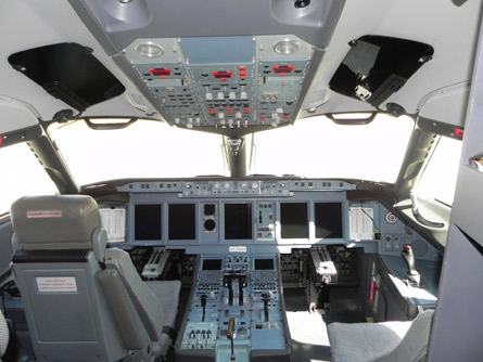 Sukhoi Superjet cockpit