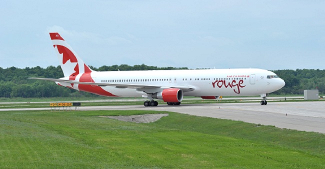 Air Canada Rouge livery