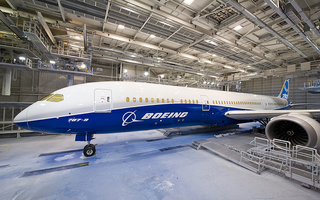 787-9 new Boeing livery