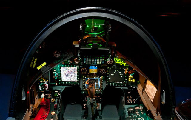 Hawk T2 cockpit - BAE Systems