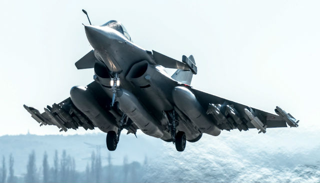 Heavy Rafale take-off - Dassault