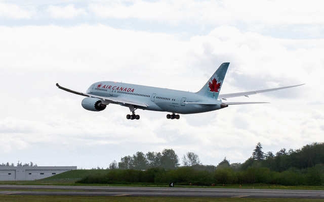 Air Canada 787 take off from Boeing