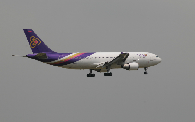 Thai A300 final flight in landing