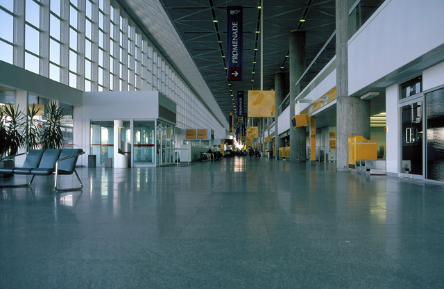 Mirabel airport