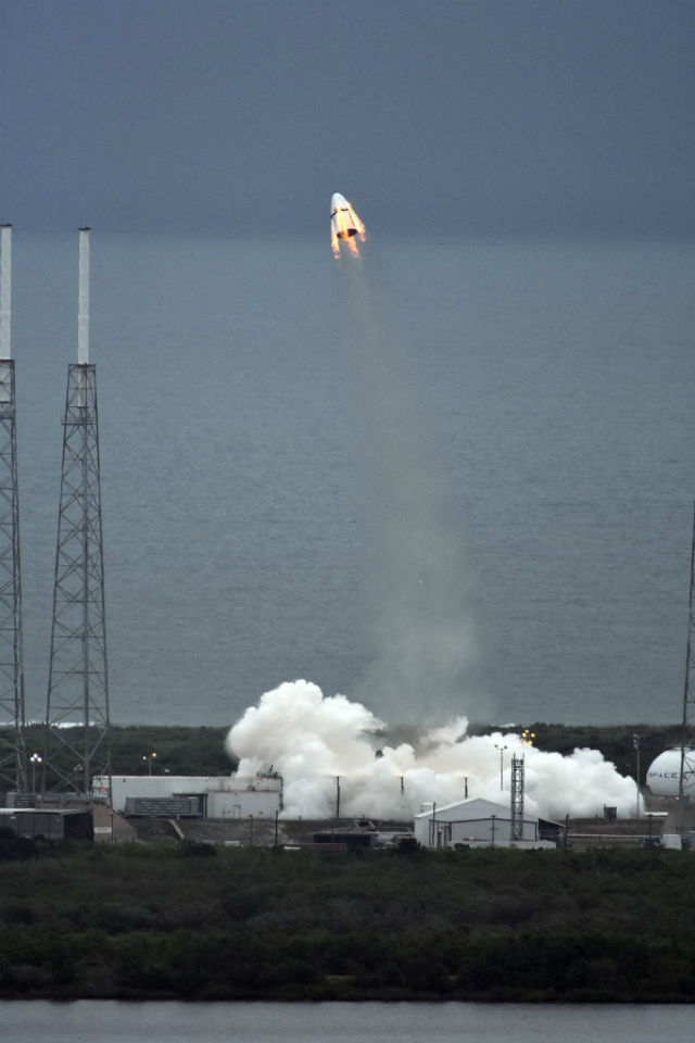 dragon pad abort test c SpaceX 