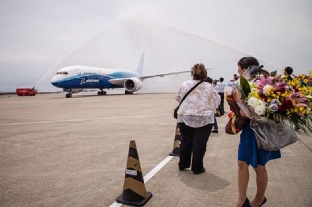 Boeing donates first ever 787 to Nagoya airport (2
