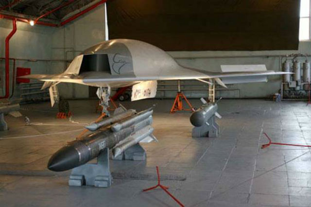 MiG Scat 640 c Pycckue + wikimedia commons