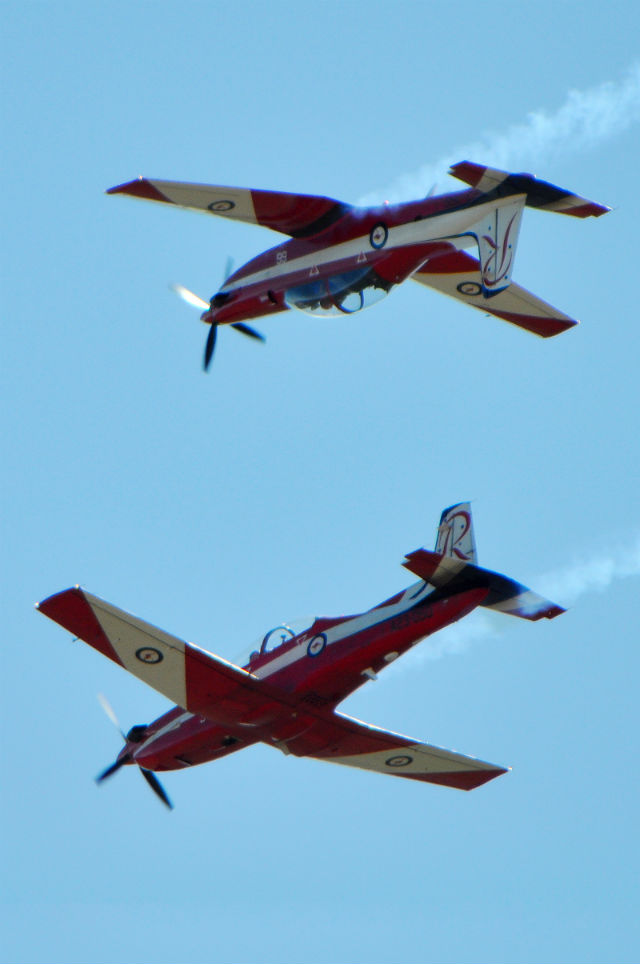 RAAF Roulettes Aerobatic Team (8214133157) c Rober