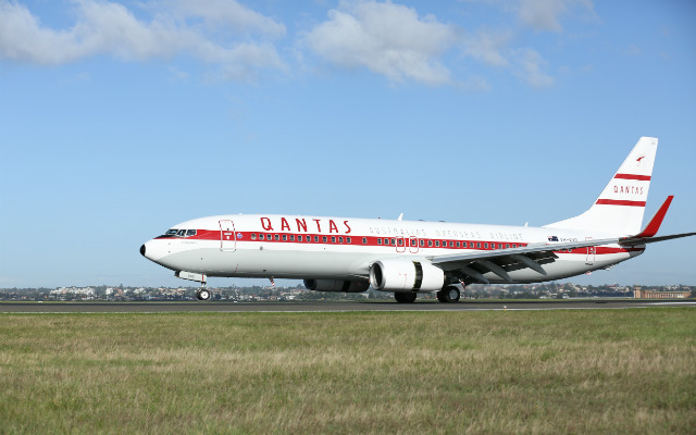 Qantas 737 retro roo II