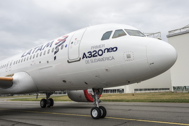 Pictures Latam S First A320neo Rolls Out At Airbus News