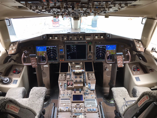 757 cockpit - before