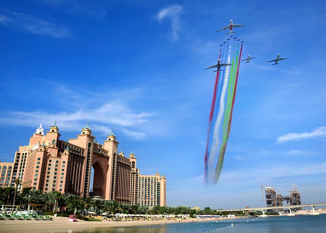 UAE-formation-3-c-Emirates-640