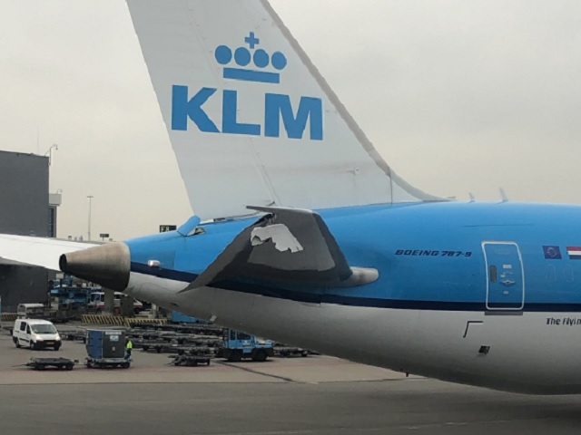 KLM 787-9 horizontal stabiliser
